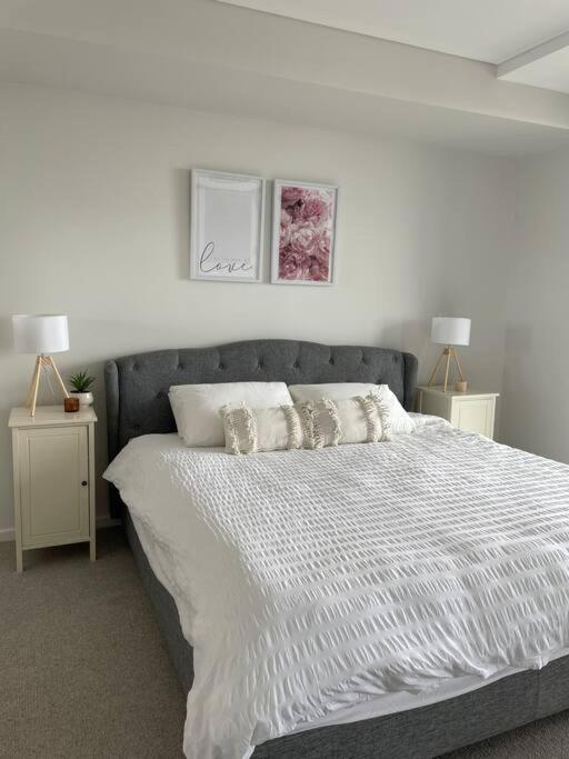 Designer 1 Bedroom Apt In With Ocean Views *