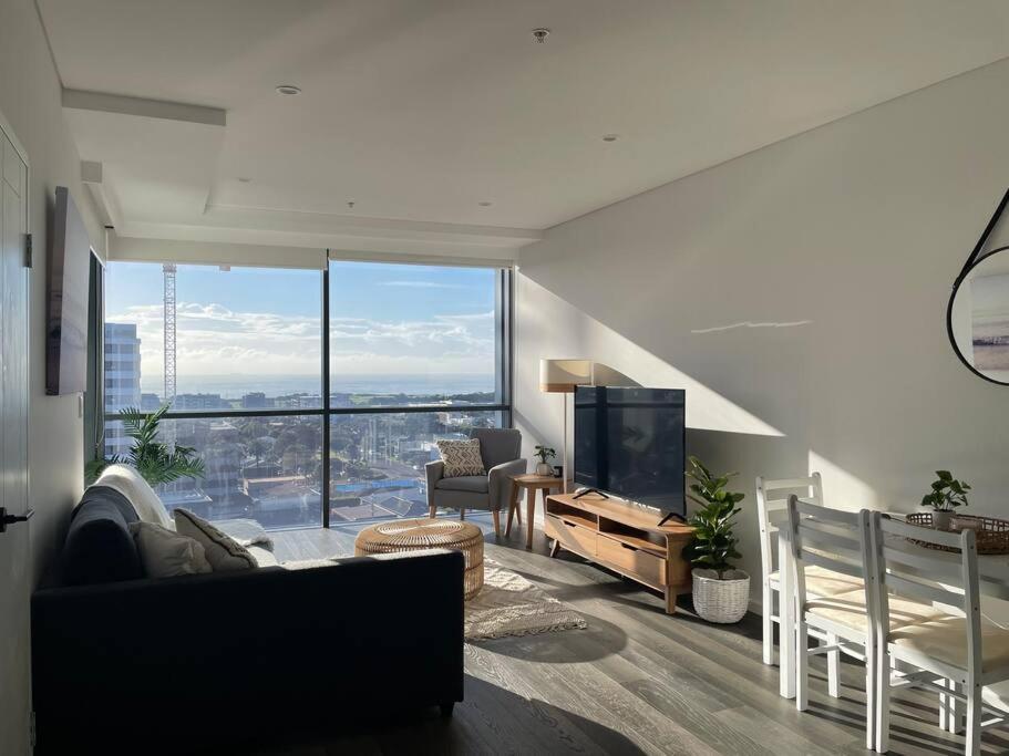 Designer 1 Bedroom Apt In With Ocean Views * Wollongong