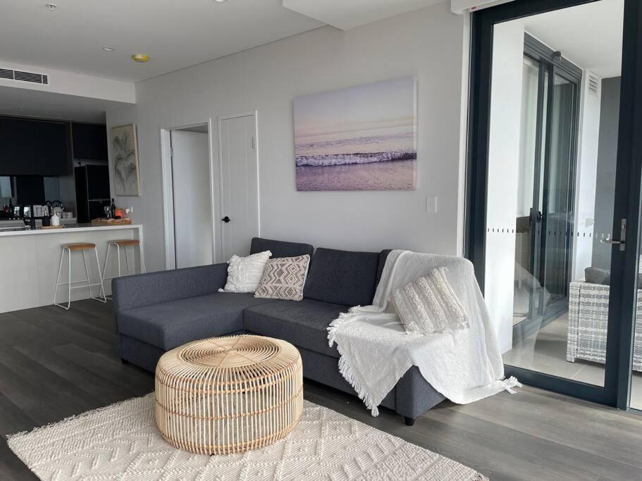 Apartment Designer 1 Bedroom Apt In With Ocean Views Wollongong